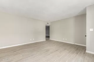 Photo #4: 6690232 Listing