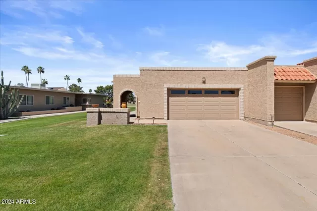 MLS: 6690255 Condo For Sale