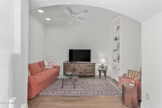 Photo #3: 6690327 Listing