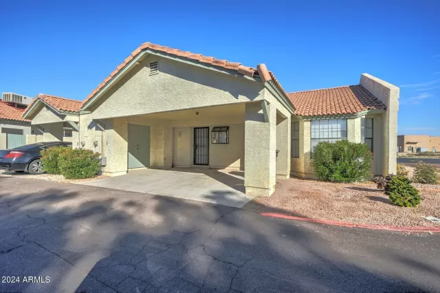 MLS: 6690411 Condo For Sale