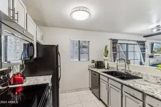 Photo #5: 6690440 Listing