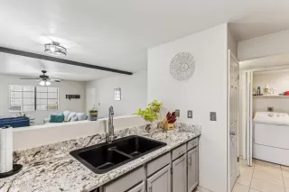 Photo #6: 6690440 Listing