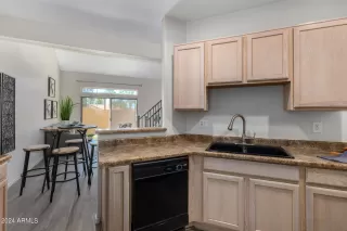 Photo #5: 6690765 Listing