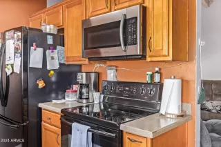 Photo #5: 6690788 Listing