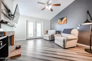 Photo #2: 6690917 Listing