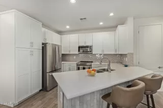 Photo #2: 6690928 Listing