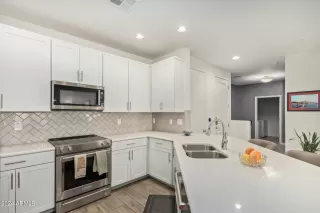 Photo #3: 6690928 Listing