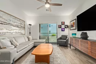 Photo #5: 6690928 Listing