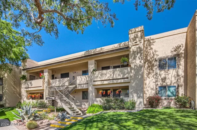 MLS: 6690941 Condo For Sale