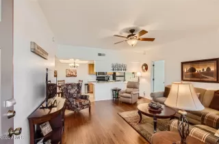 Photo #5: 6690941 Listing