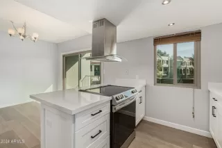 Photo #6: 6691009 Listing