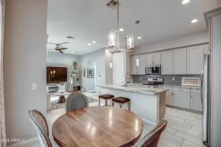 Photo #2: 6691053 Listing 