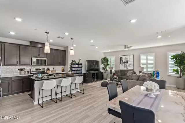 MLS: 6691140 Condo For Sale