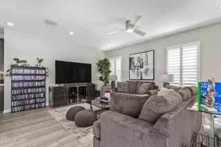 Photo #6: 6691140 Listing