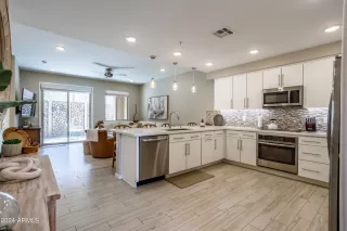 Photo #3: 6691227 Listing