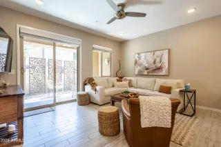 Photo #4: 6691227 Listing