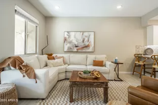 Photo #5: 6691227 Listing