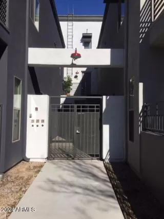 Photo #1: 6691284 Listing