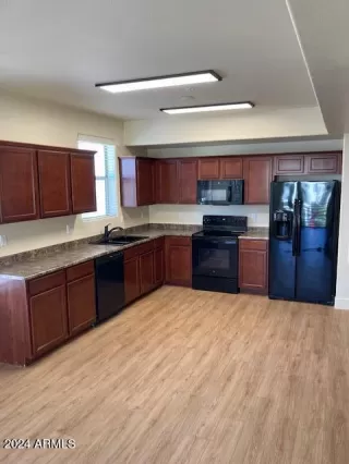 Photo #3: 6691284 Listing