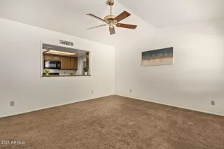 Photo #6: 6691296 Listing