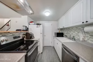 Photo #6: 6691571 Listing