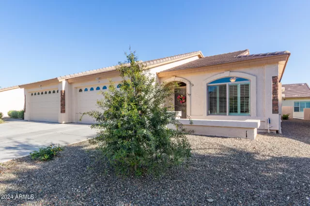 MLS: 6691644 Condo For Sale