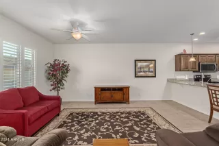 Photo #6: 6691644 Listing