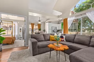 Photo #2: 6691646 Listing