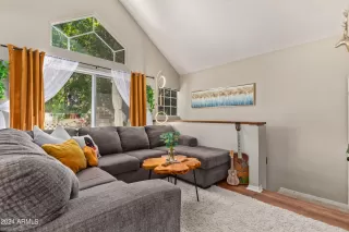 Photo #3: 6691646 Listing