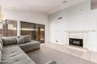 Photo #5: 6691913 Listing