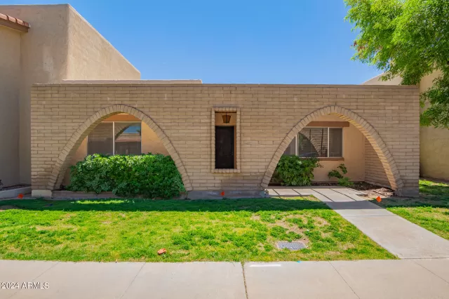 MLS: 6692296 Condo For Sale