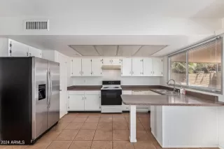 Photo #4: 6692296 Listing