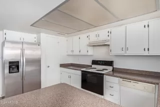 Photo #5: 6692296 Listing