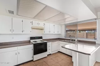 Photo #6: 6692296 Listing