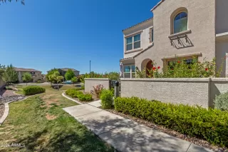 Photo #4: 6692783 Listing