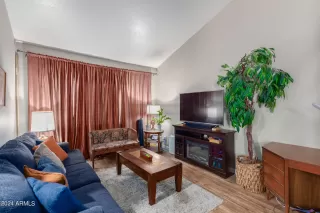 Photo #6: 6692785 Listing