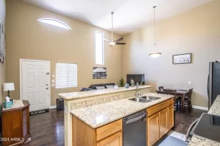 Photo #4: 6692803 Listing