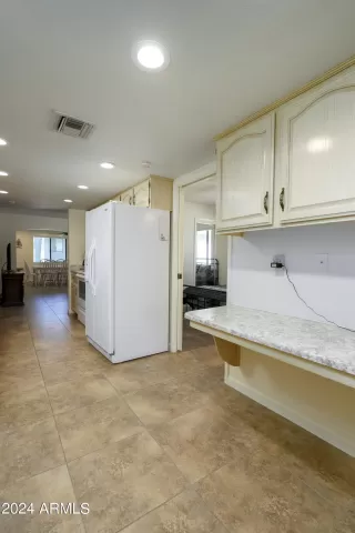Photo #5: 6693181 Listing