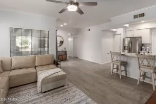 Photo #2: 6693187 Listing 