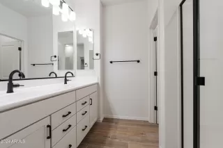 Photo #3: 6693321 Listing 