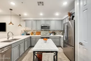 Photo #2: 6693445 Listing