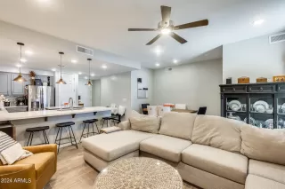 Photo #3: 6693445 Listing