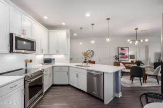 Photo #2: 6693596 Listing