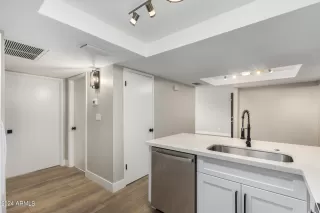 Photo #5: 6693761 Listing 