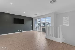 Photo #2: 6693794 Listing