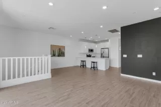 Photo #5: 6693794 Listing