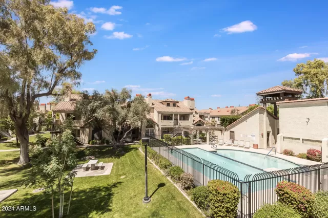 MLS: 6694046 Condo For Sale