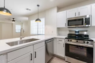 Photo #4: 6694050 Listing