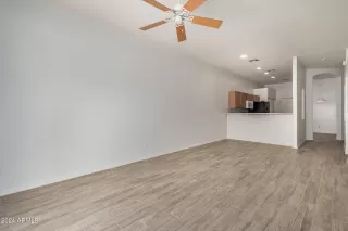 Photo #6: 6694127 Listing