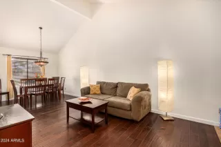 Photo #5: 6694304 Listing 